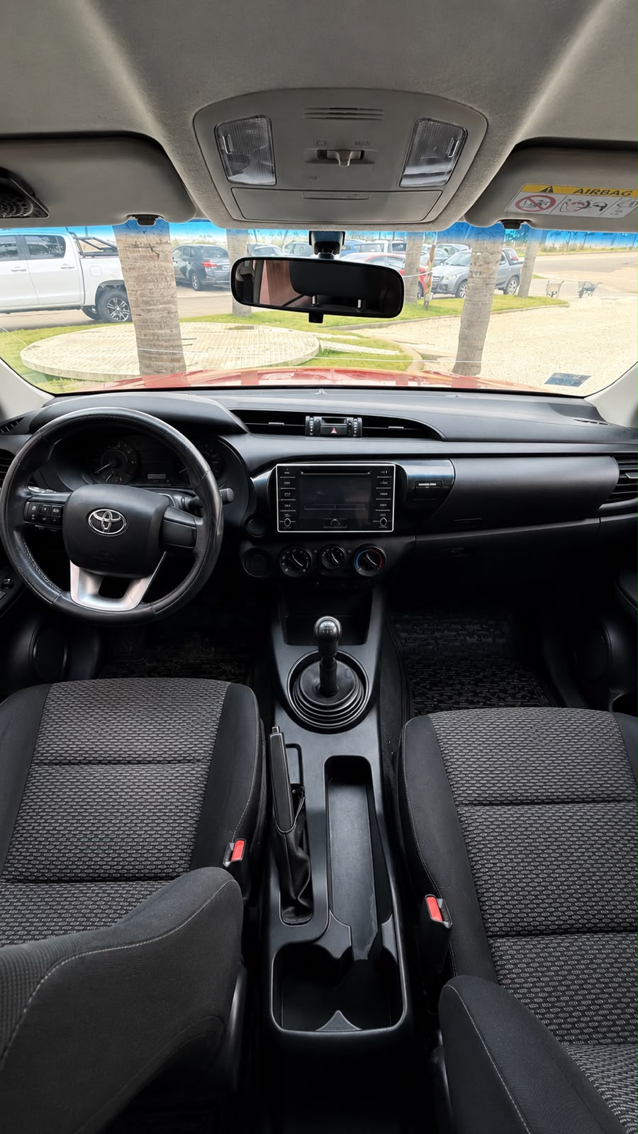 TOYOTA - HILUX  DX 4X2  2.4  TDI  6 - MANUAL  - 2017